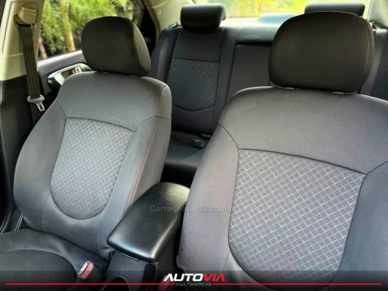 KIA MOTORS - CERATO - 2012/2013 - Cinza - R$ 57.900,00