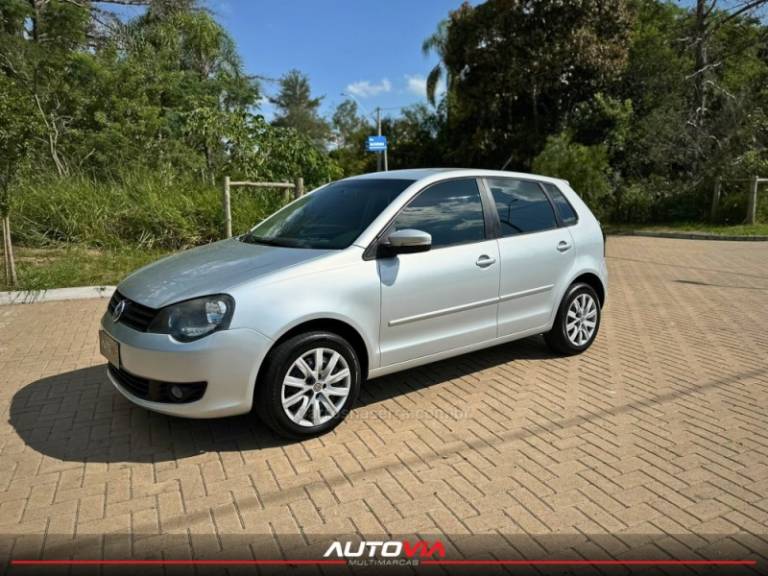 VOLKSWAGEN - POLO - 2011/2012 - Prata - R$ 43.900,00