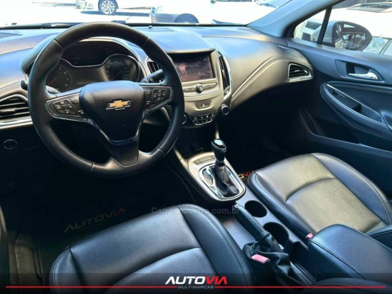 CHEVROLET - CRUZE - 2021/2022 - Prata - R$ 105.900,00