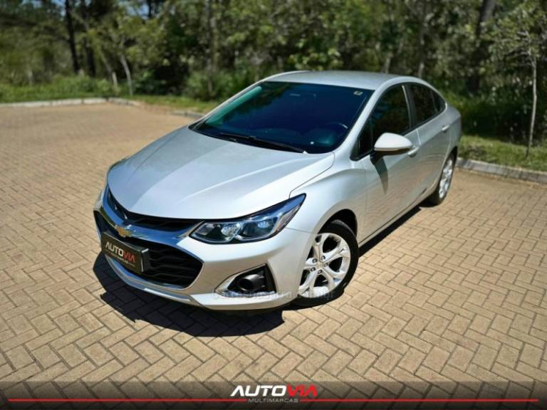 CHEVROLET - CRUZE - 2021/2022 - Prata - R$ 105.900,00