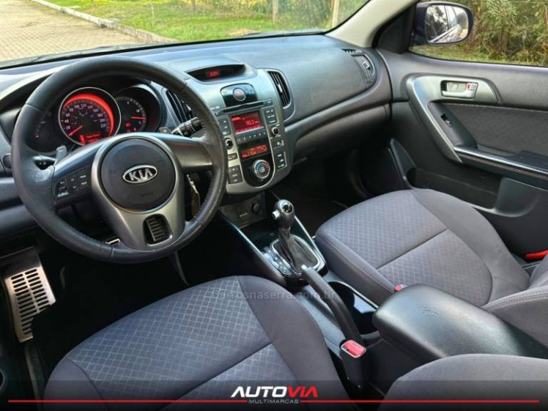 KIA MOTORS - CERATO - 2012/2013 - Cinza - R$ 57.900,00