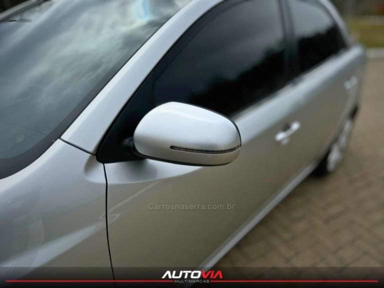 KIA MOTORS - CERATO - 2012/2012 - Prata - R$ 52.900,00