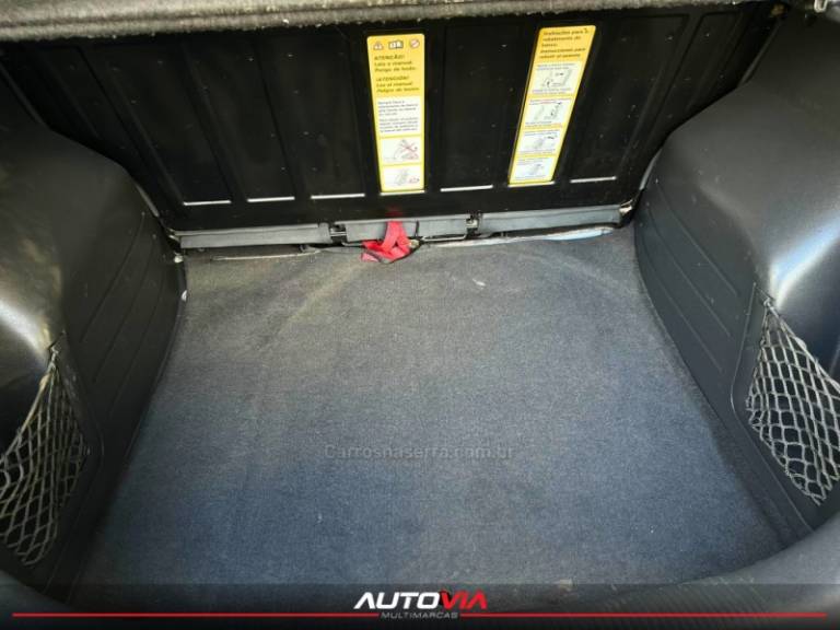 VOLKSWAGEN - SPACEFOX - 2011/2012 - Prata - R$ 41.900,00