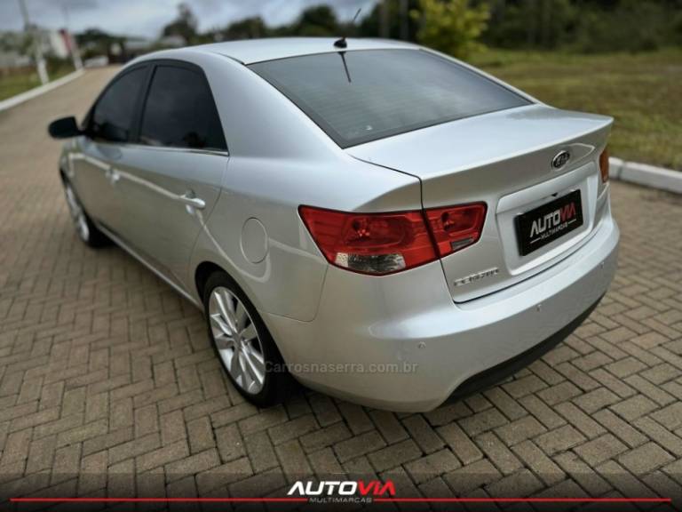 KIA MOTORS - CERATO - 2012/2012 - Prata - R$ 52.900,00