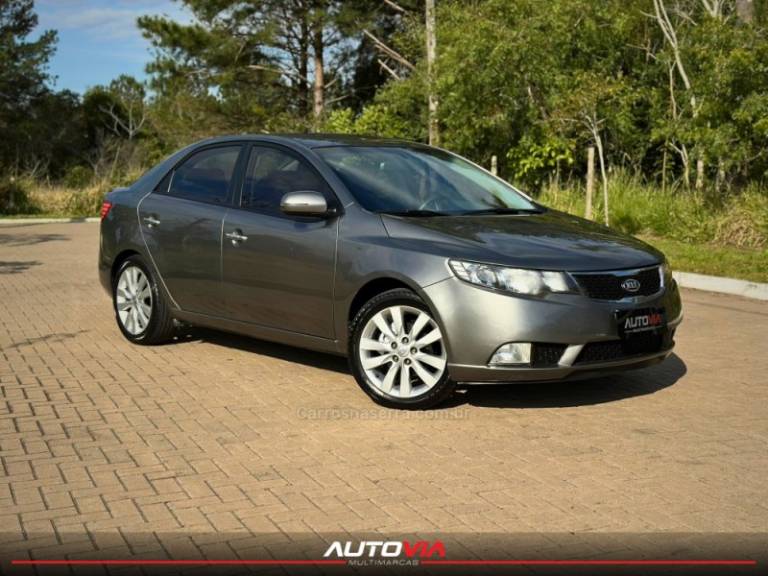 KIA MOTORS - CERATO - 2012/2013 - Cinza - R$ 57.900,00