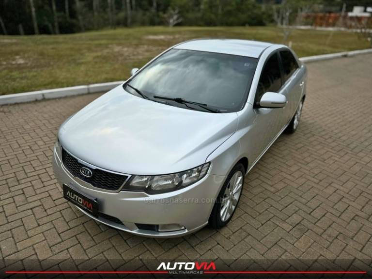 KIA MOTORS - CERATO - 2012/2012 - Prata - R$ 52.900,00