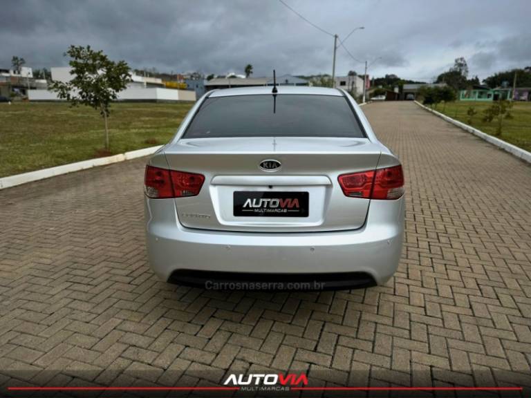 KIA MOTORS - CERATO - 2012/2012 - Prata - R$ 52.900,00