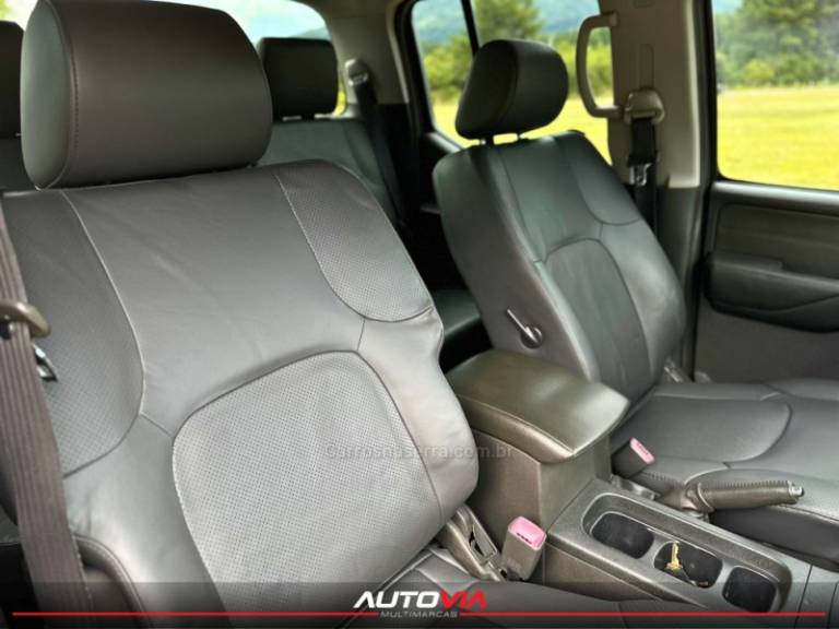 NISSAN - FRONTIER - 2006/2007 - Prata - R$ 79.900,00