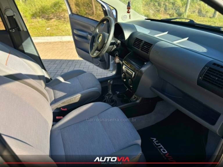 VOLKSWAGEN - FOX - 2008/2009 - Prata - R$ 29.900,00