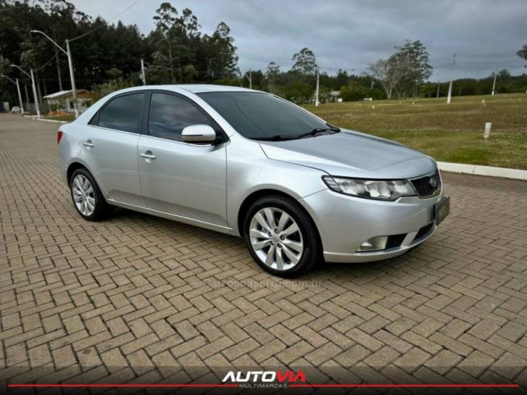 KIA MOTORS - CERATO - 2012/2012 - Prata - R$ 52.900,00