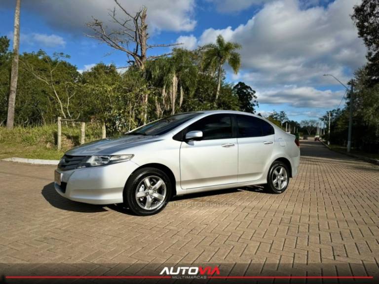 HONDA - CITY - 2010/2011 - Prata - R$ 51.900,00
