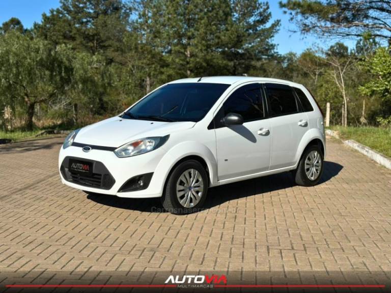 FORD - FIESTA - 2013/2014 - Branca - R$ 34.900,00