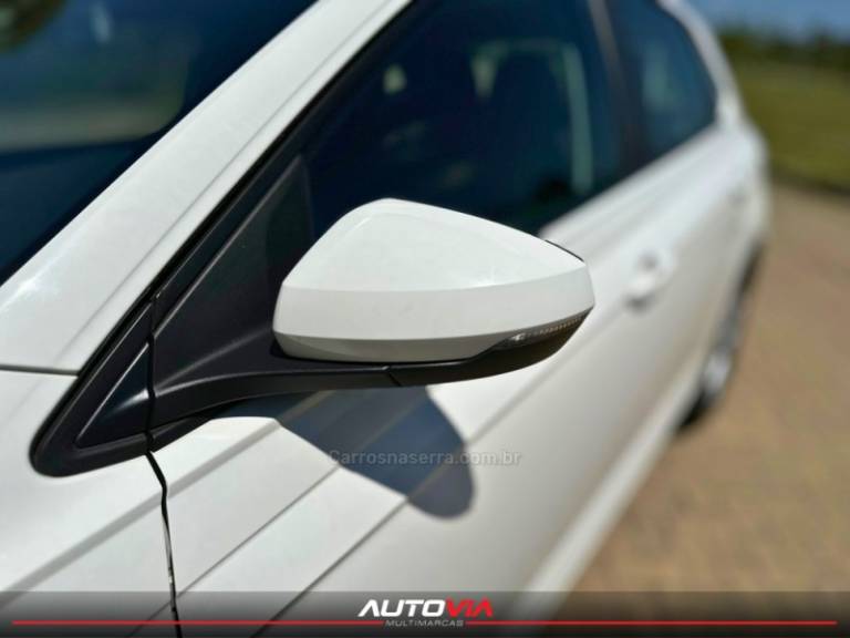 VOLKSWAGEN - POLO - 2023/2023 - Branca - R$ 76.900,00