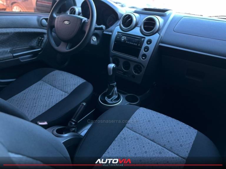 FORD - FIESTA - 2013/2014 - Branca - R$ 34.900,00