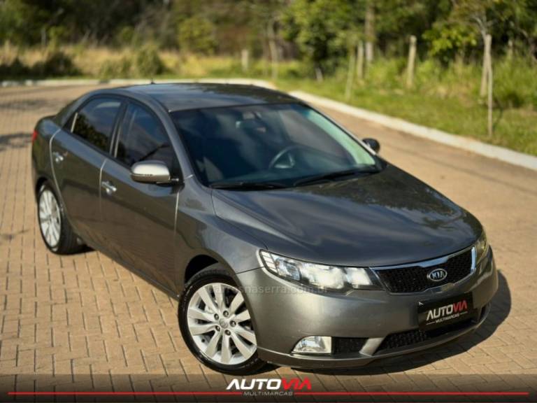 KIA MOTORS - CERATO - 2012/2013 - Cinza - R$ 57.900,00