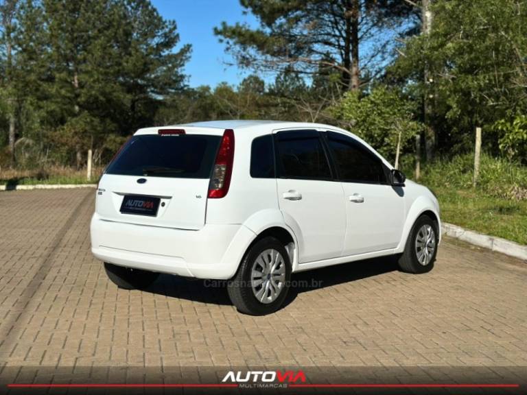 FORD - FIESTA - 2013/2014 - Branca - R$ 34.900,00