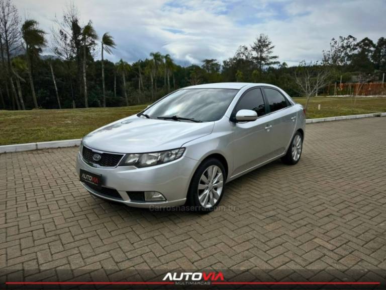 KIA MOTORS - CERATO - 2012/2012 - Prata - R$ 52.900,00