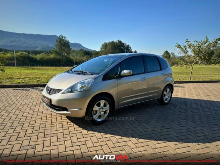 HONDA - FIT - 2009/2009 - Dourada - R$ 39.900,00