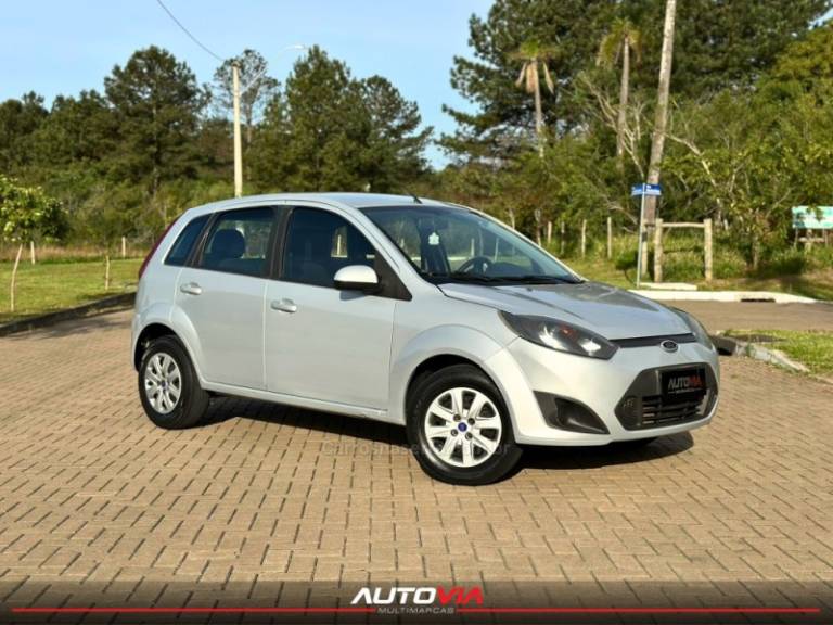 FORD - FIESTA - 2011/2012 - Prata - R$ 32.900,00