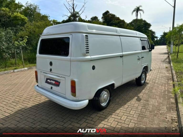 VOLKSWAGEN - KOMBI - 2008/2009 - Branca - R$ 37.900,00